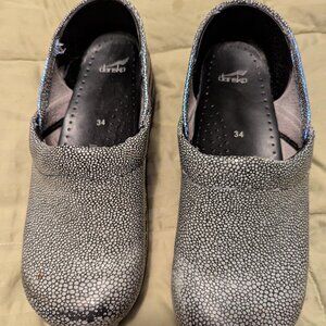 Blue and white leather Danskos